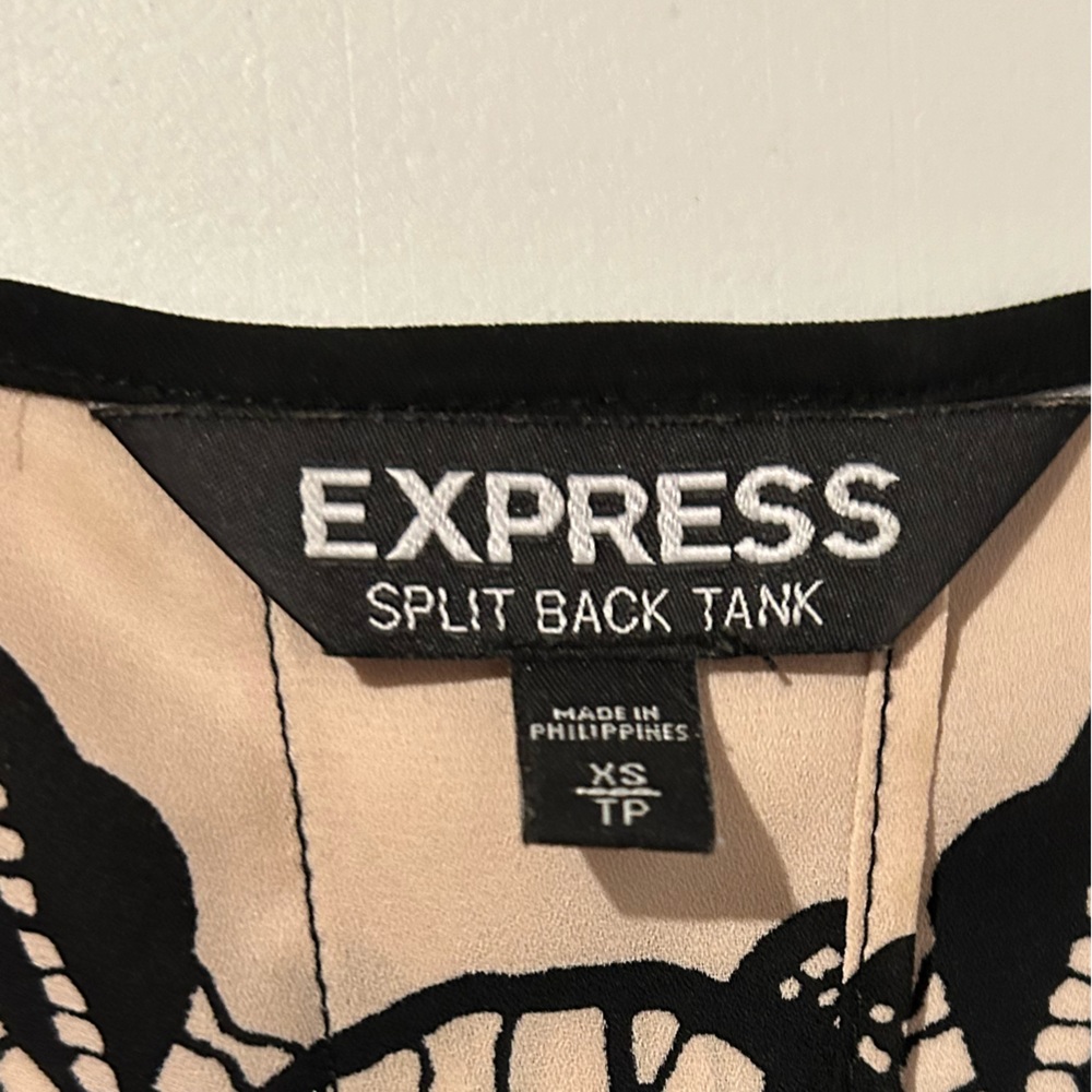 Express Split Back Tank - Picture 4 of 11